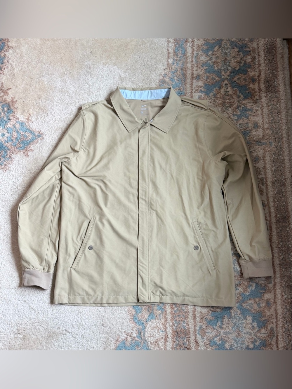 Nike tan light weight jacket Sz xl